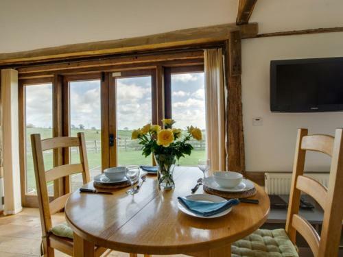 Holiday Home Acorn Barn