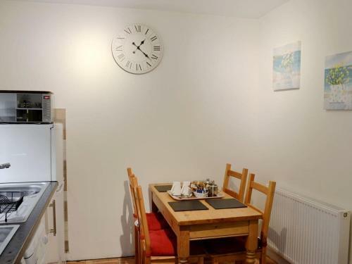 Ty'n Y Fron Cottage