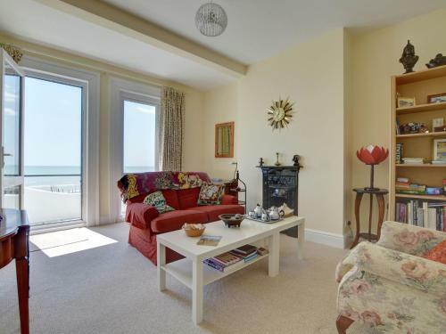 Panoramic Apartment In Bexhill Kent With Balcony