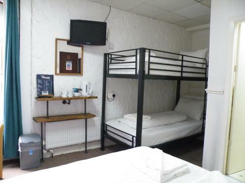 Vinnie's Family Hotel