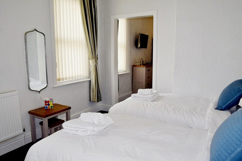 Hostal Avenue Guest House