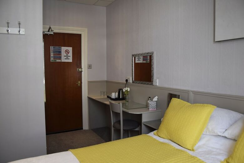 Hostal Avenue Guest House