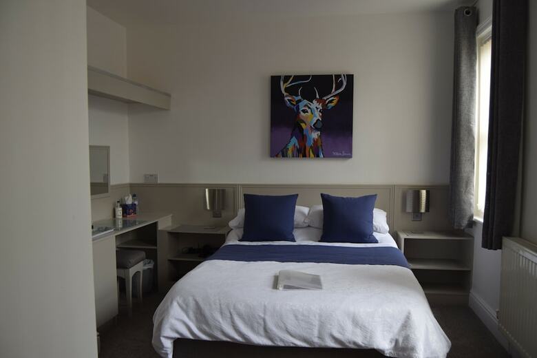 Hostal Avenue Guest House