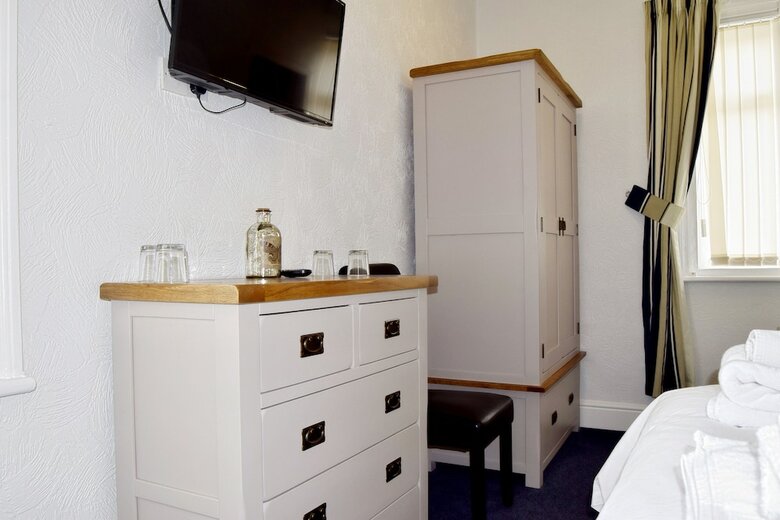 Hostal Avenue Guest House