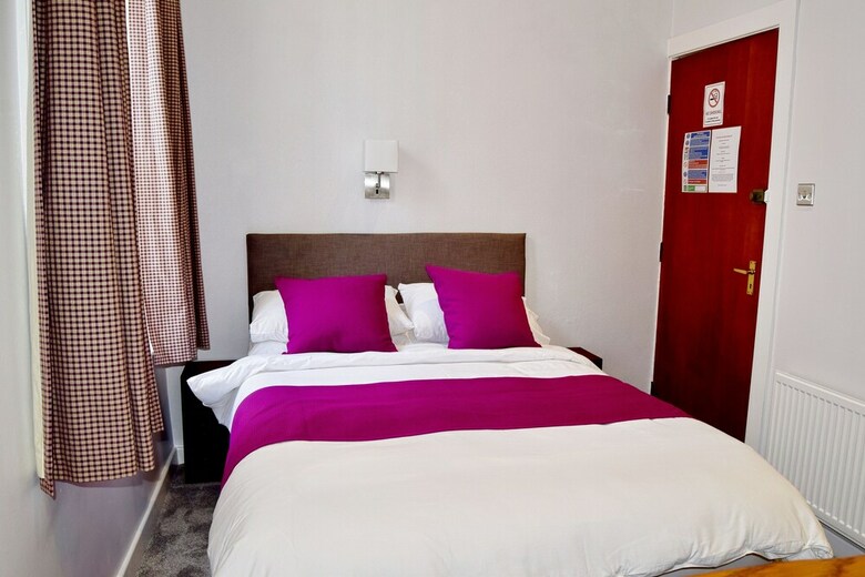 Hostal Avenue Guest House