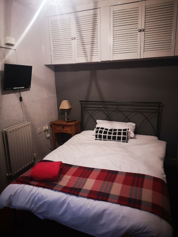 Lynbar Hotel