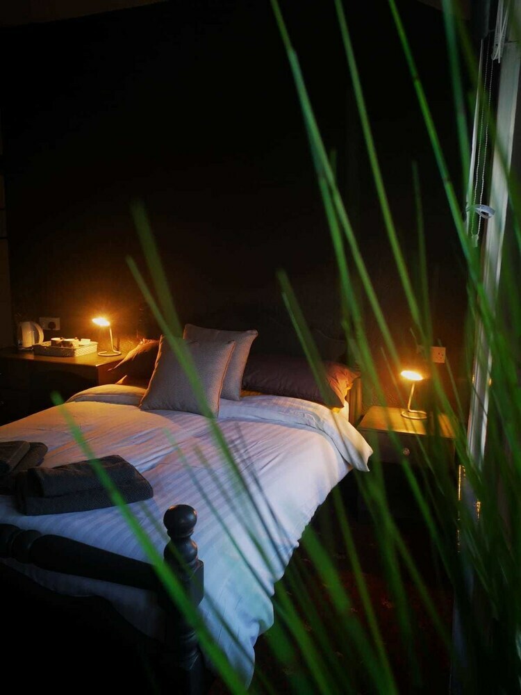 Lynbar Hotel