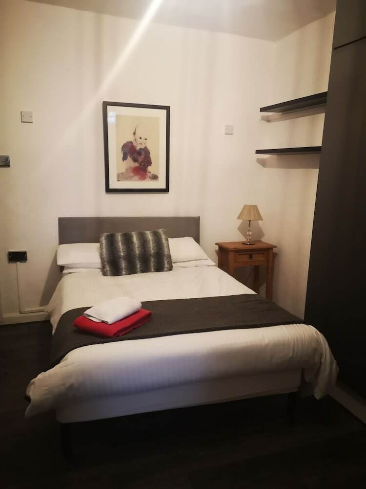 Lynbar Hotel