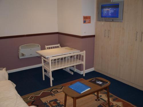 Lynton Apartments