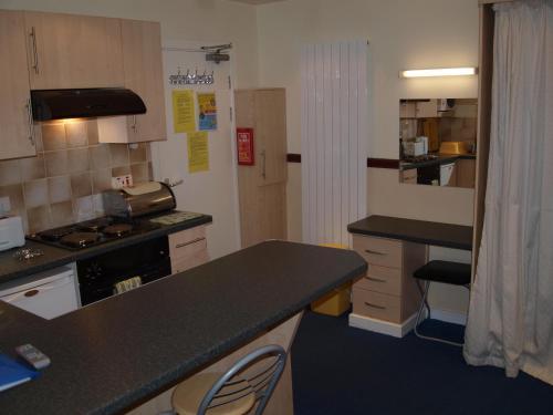 Lynton Apartments