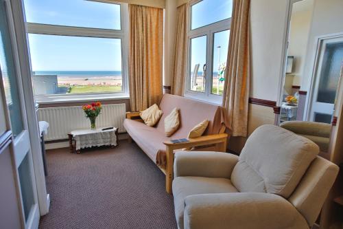 Lynton Apartments