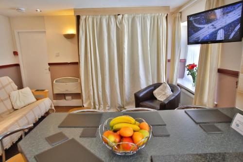 Lynton Apartments