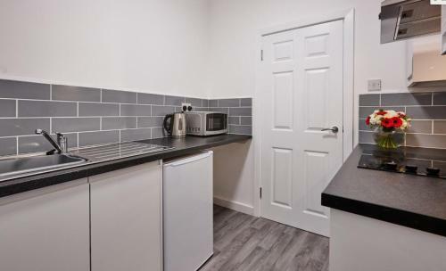 The Belmont Suite Sasco Apartments
