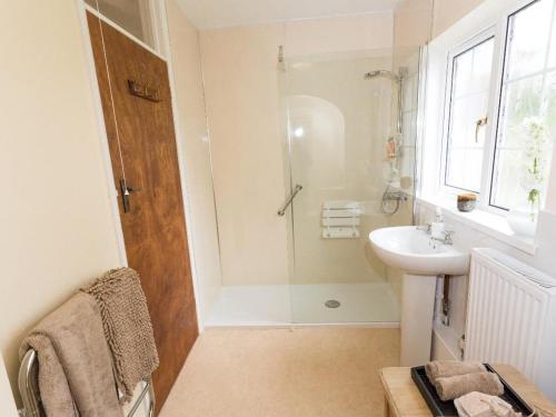 Charlesworth, Braunton