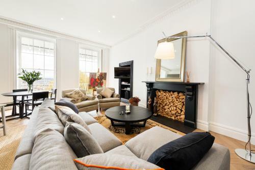 Luxurious Royal York Crescent Apartment