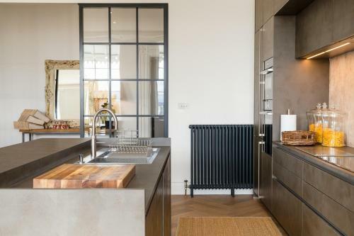 Luxurious Royal York Crescent Apartment