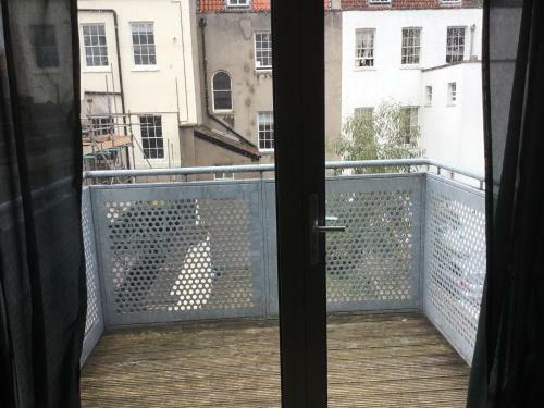 Pembroke Court Apartment