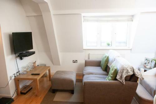 1 Bedroom Apartment With Private Roof Terrace