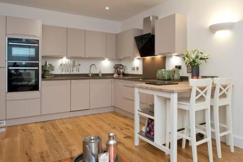 2 Bedroom City Centre Apartment