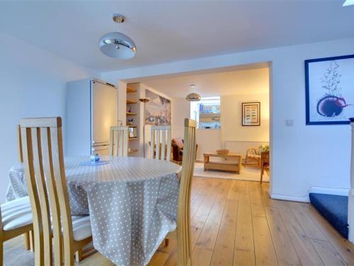 Holiday Home Crown Gardens