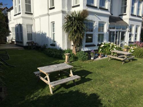 Hostal Bude Haven Guest House