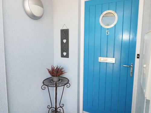 5 Chandlers Yard, Burry Port