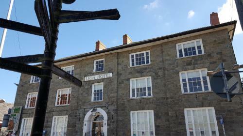 Lion Hotel