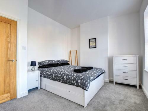 Holiday Home Ty Pontcanna