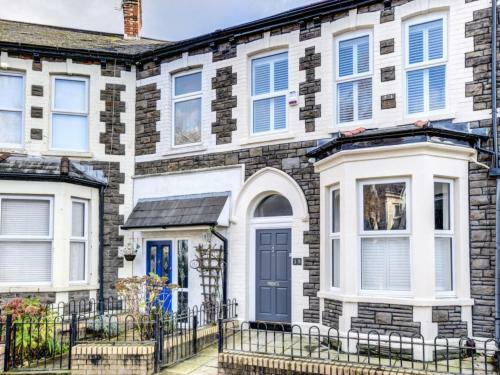 Holiday Home Ty Pontcanna