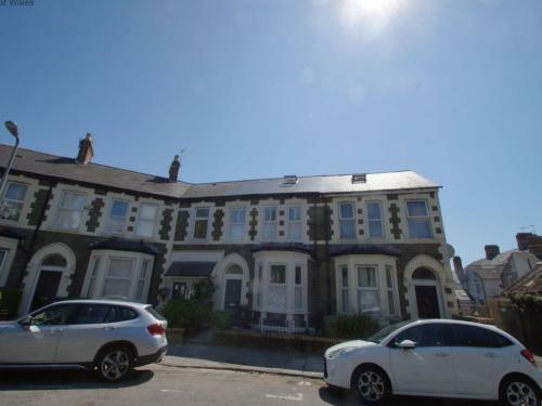 Holiday Home Ty Pontcanna