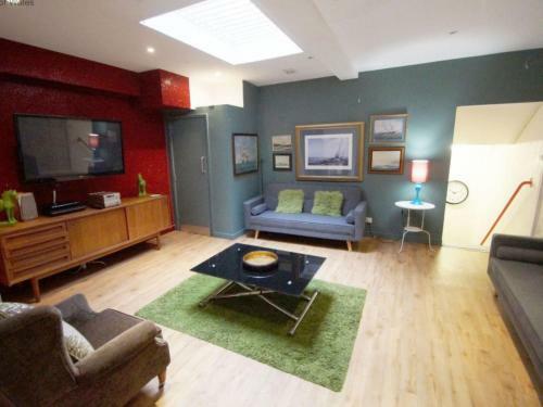 Holiday Home Cardiff House