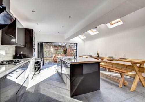 Glan Yr Afon Cardiff Townhouse