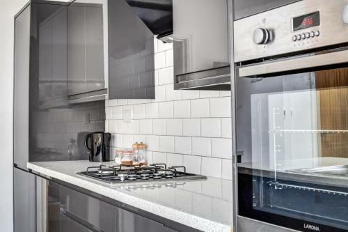Glan Yr Afon Cardiff Townhouse