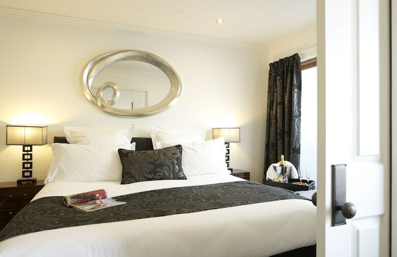 Apartamentos Strozzi Palace Suites By Mansley
