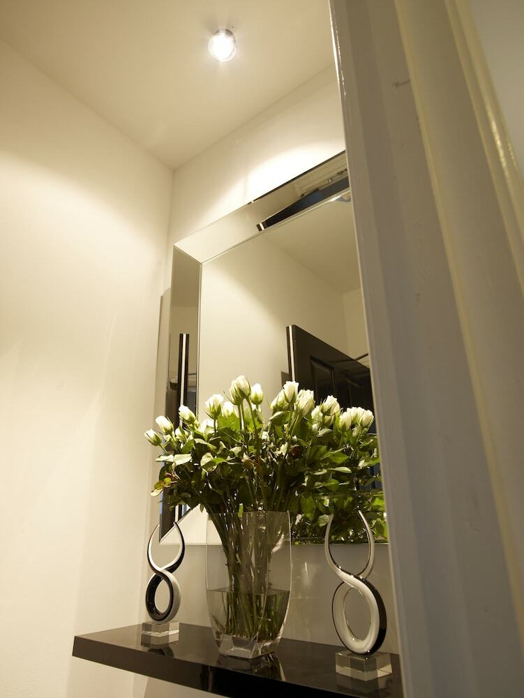Apartamentos Strozzi Palace Suites By Mansley