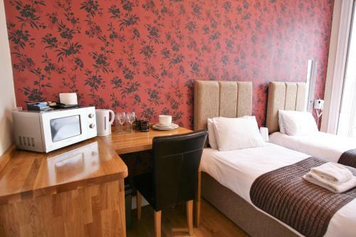 Hotel Central Studios Gloucester Place By Roomsbooked