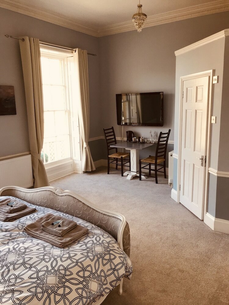 Hostal Regency Rooms Guesthouse