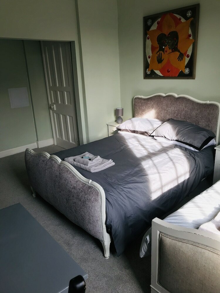 Hostal Regency Rooms Guesthouse