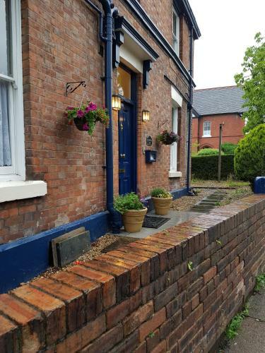 Hostal Alexandra Lodge Guest House