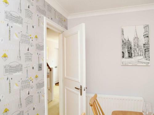 Chapel Street Apartment