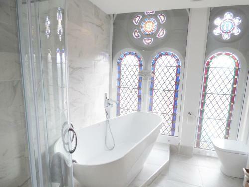1 Chapel Place