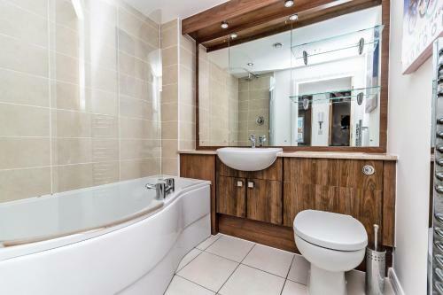 Racecourse Serviced Apartments