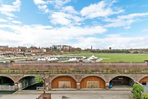 Racecourse Serviced Apartments