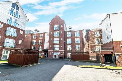Racecourse Serviced Apartments