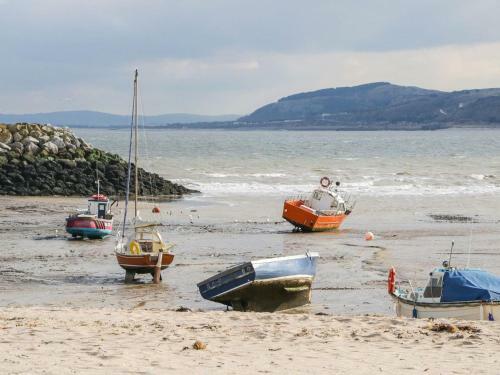 Harbour Lights, Colwyn Bay