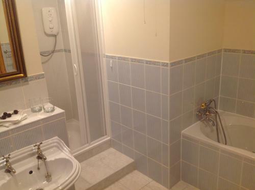 Hostal Lochview Guesthouse