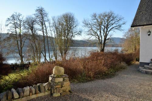 Hostal Lochview Guesthouse