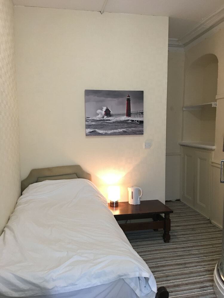 Lodge Budget Rooms Crosskeys
