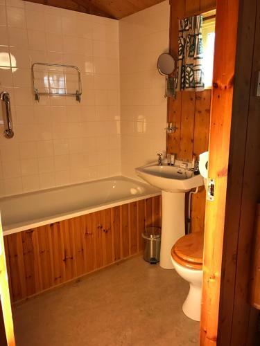 Loch Monzievaird Chalets