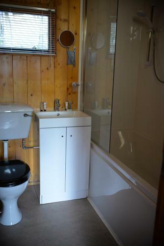 Loch Monzievaird Chalets
